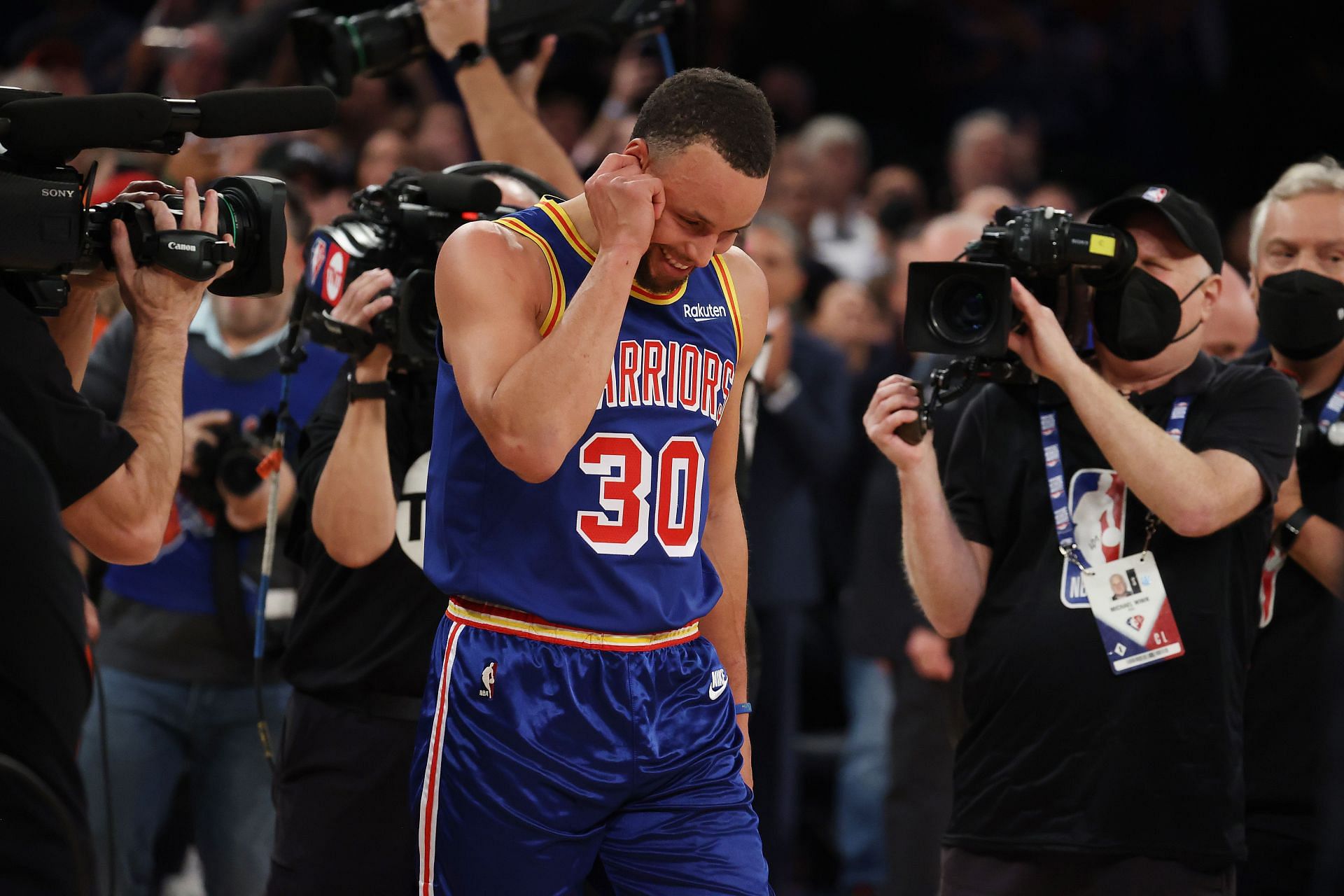Steph Curry #30 of the Golden State Warriors looks on after making a three point basket to break Ray Allen&rsquo;s record for the most all-time against the New York Knicks during their game at Madison Square Garden on December 14, 2021 in New York City.