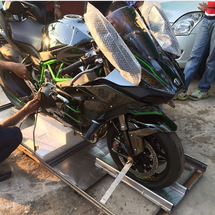 dhoni bike photo