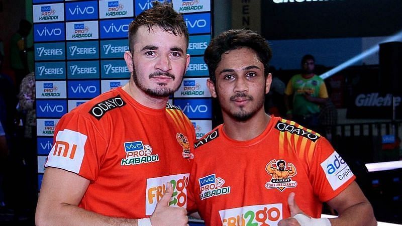 Parvesh Bhainswal (L) and Sunil Kumar will hold the key to the Gujarat Giants' success in Pro Kabaddi 2021