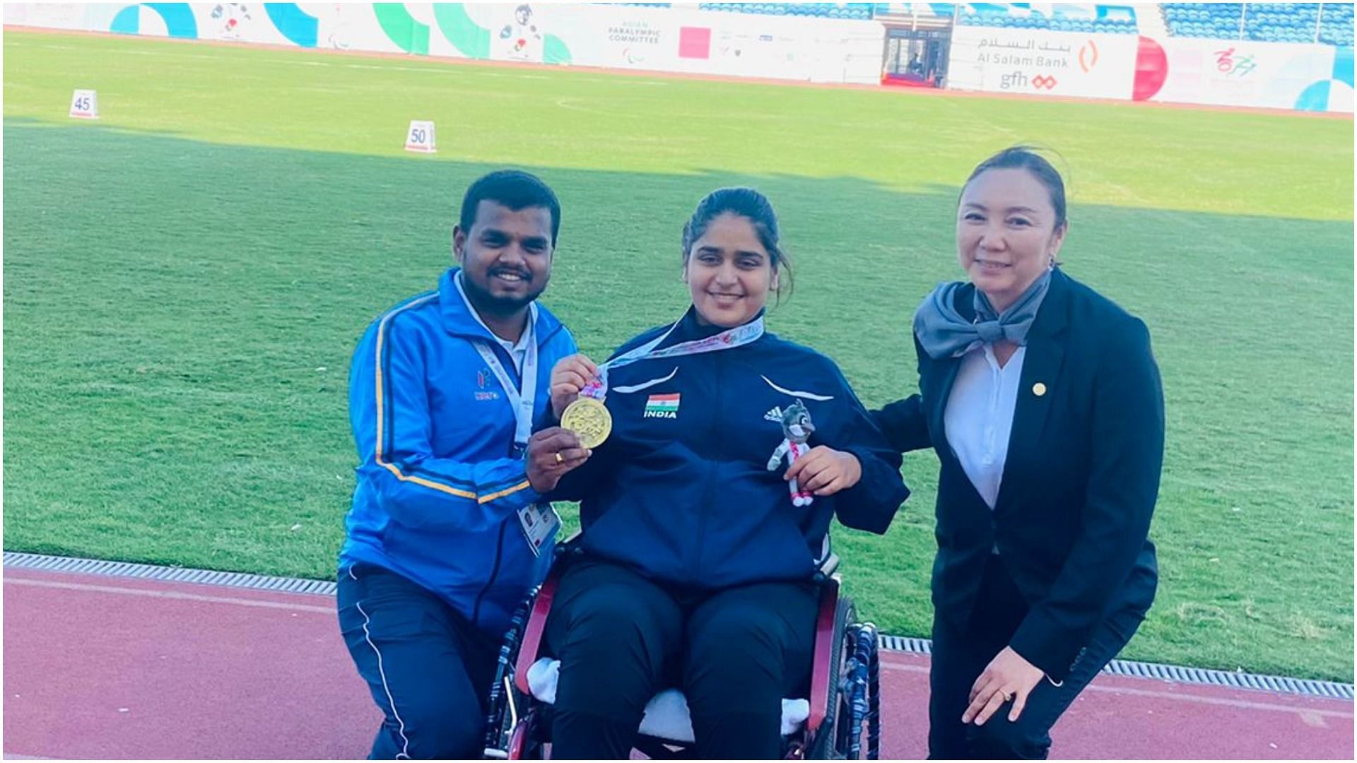 Asian Youth Para Games 2021- Kashish Lakra with her gold medal (Pic Credit- SAI)