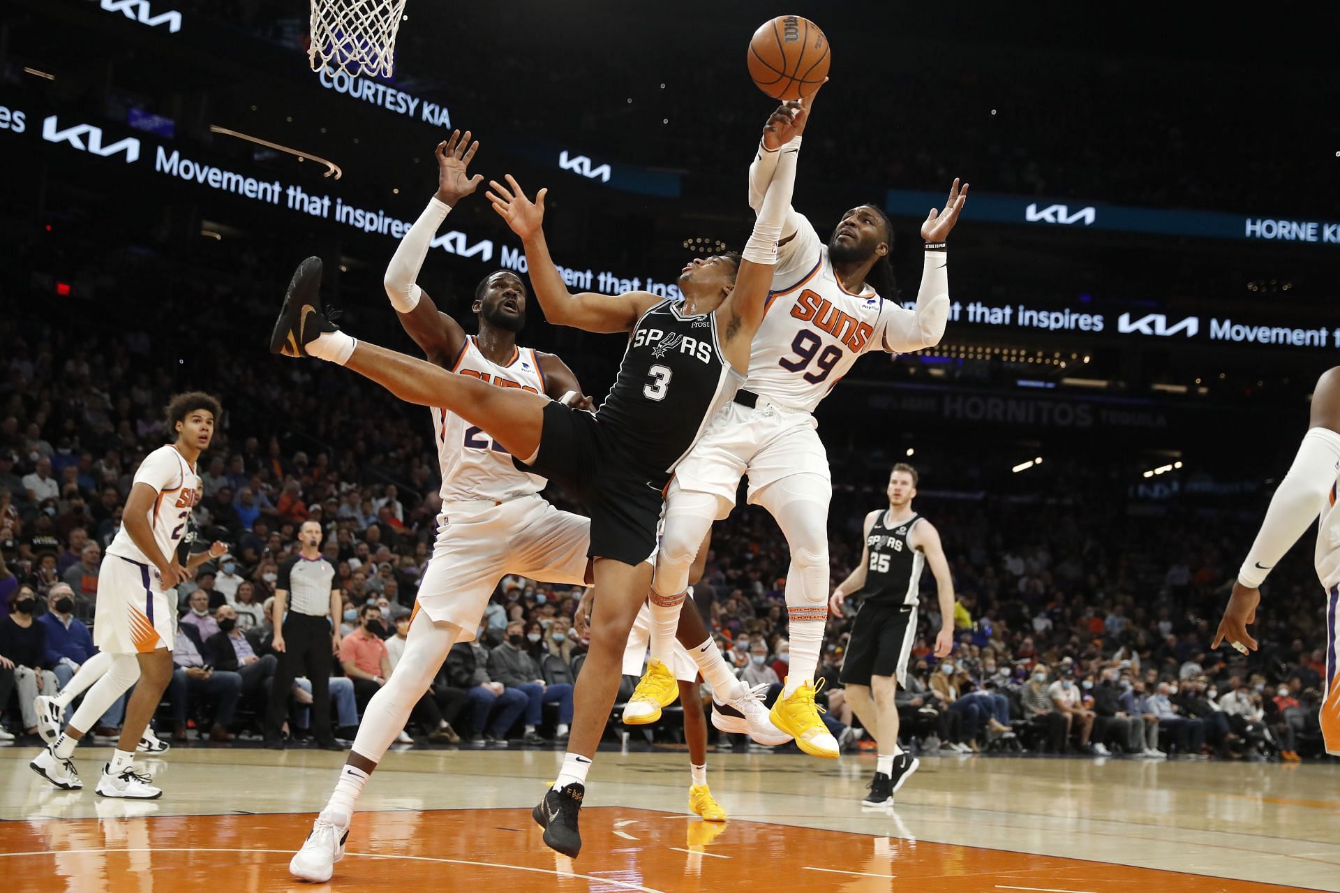 The Phoenix Suns head into Friday's game after a win against the San Antonio Spurs