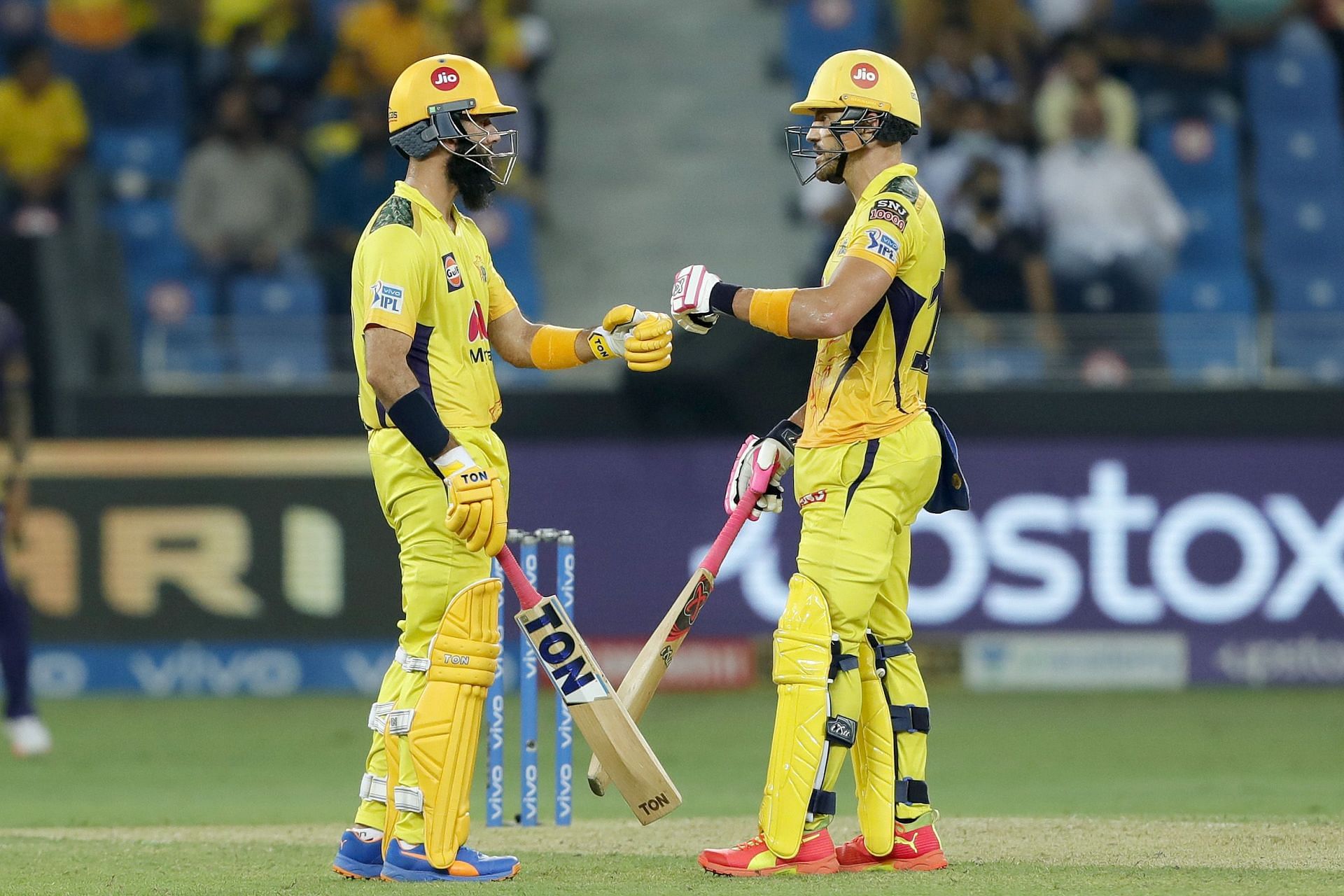 Moeen Ali (L) and Faf du Plessis will play for Cumilla Victorians in the Bangladesh Premier League (Image Courtesy: IPLT20.com)
