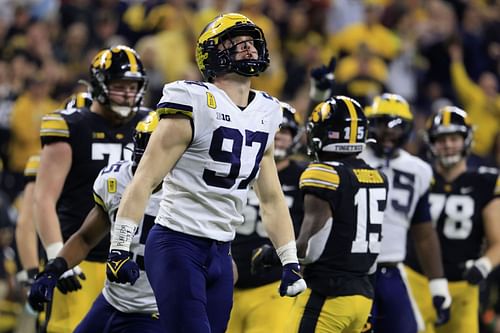 Michigan defensive end Aidan Hutchinson