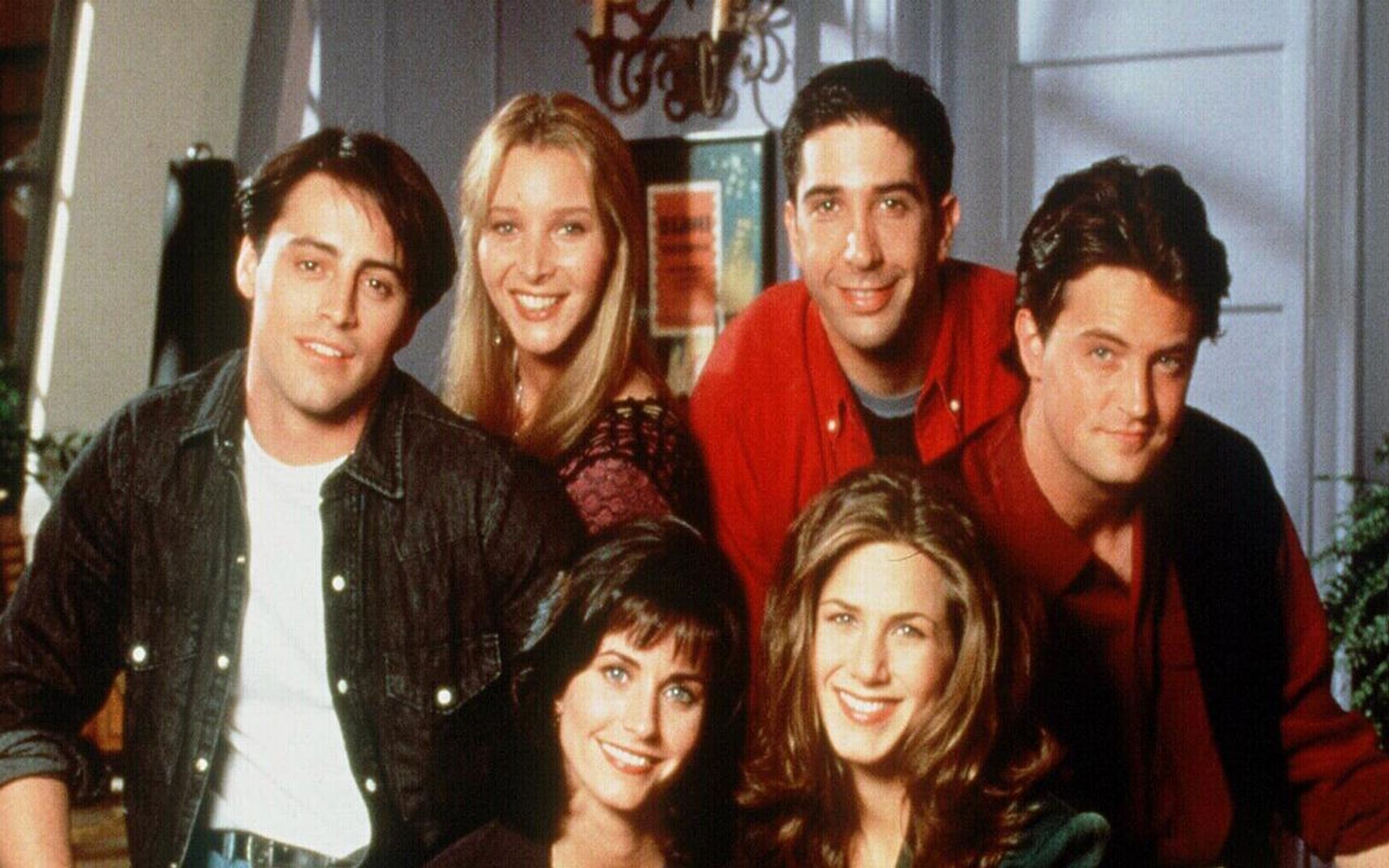 Cast of Friends - Joey, Phoebe, Ross, Monica, Rachel and Chandler (Image via IMDb)