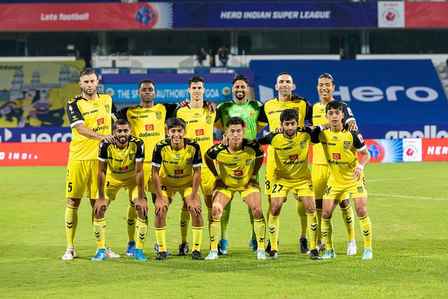 Hyderabad FC players line-up ahead of their clash against NorthEast United FC. (Image Courtesy: Twitter/HydFCOfficial)
