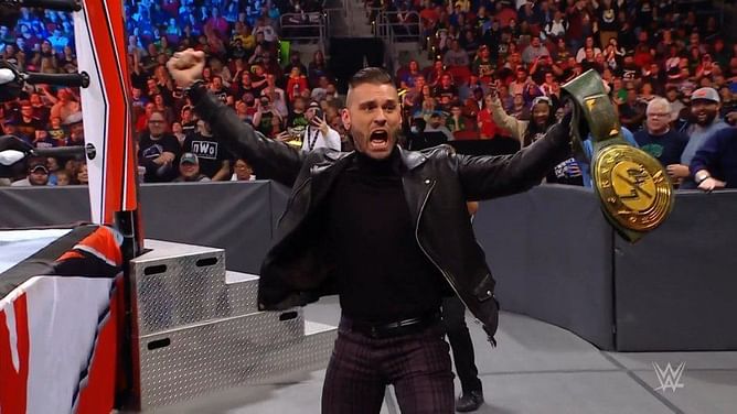 Corey Graves lashes out over the criticism of his commentary during women's matches