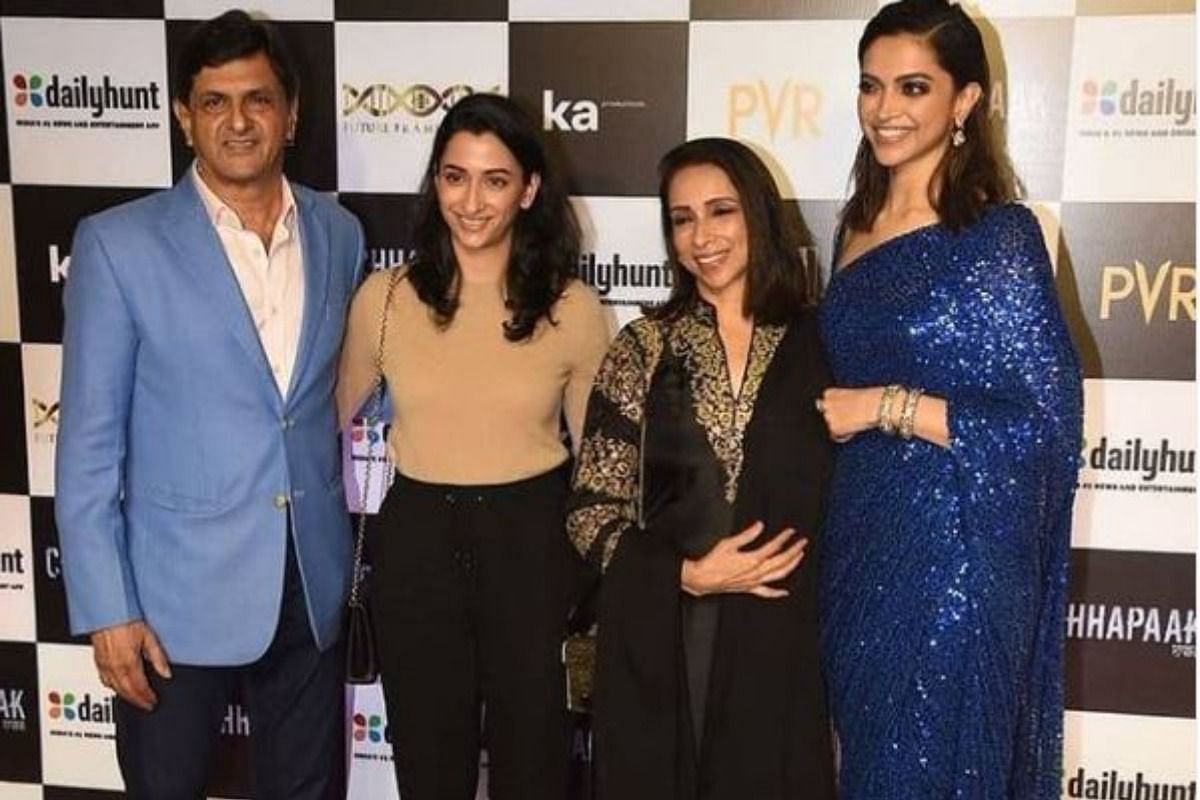 Prakash Padukone with his family (File photo)