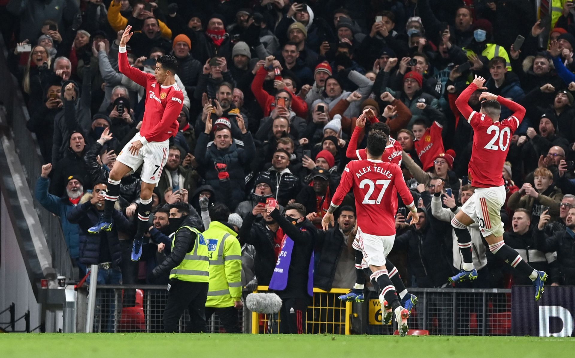 Manchester United recorded a 3-2 win over Arsenal in the Premier League
