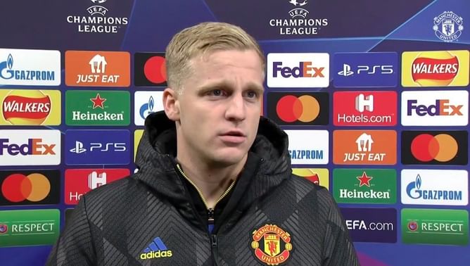 Van De Beek fails to take his chance as Young Boys hold experimental Manchester United