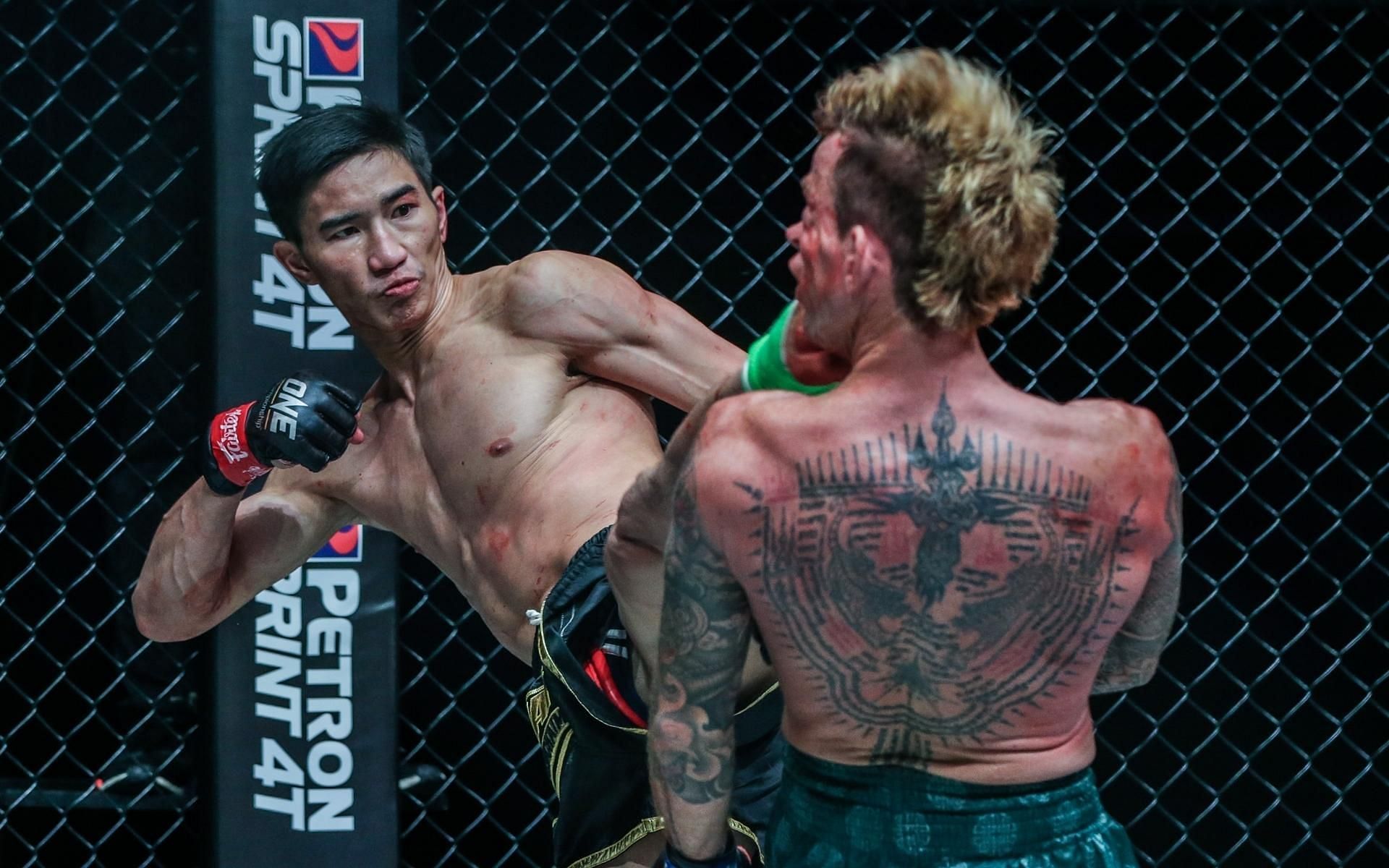Tawanchai (left) might bring back his epic head-kick in ONE: Heavy Hitters against the highly-touted Saemapetch. (Image courtesy of ONE Championship)