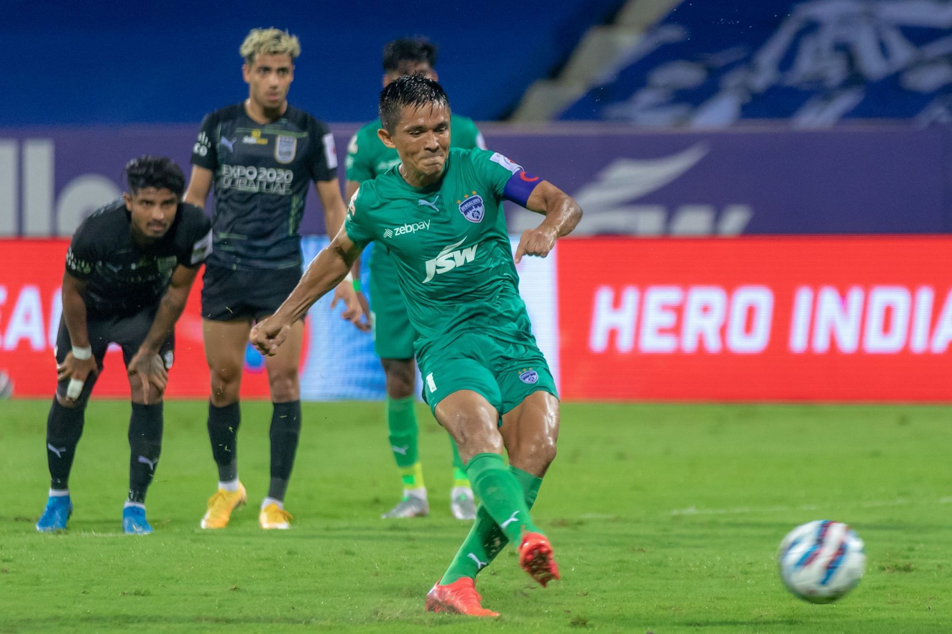 Bengaluru FC skipper Sunil Chhetri missing from the spot against Mumbai City FC (Image Courtesy: ISL)