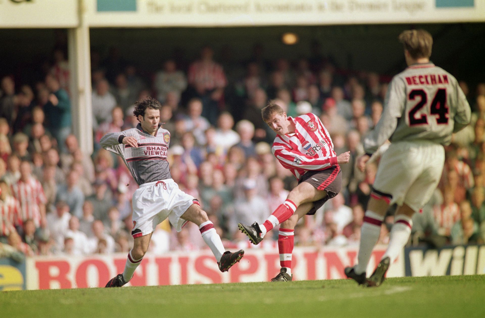 Southampton&#039;s Matt Le Tissier (centre) shoots past Ryan Giggs (left) and David Beckham (right )of Manchester United.