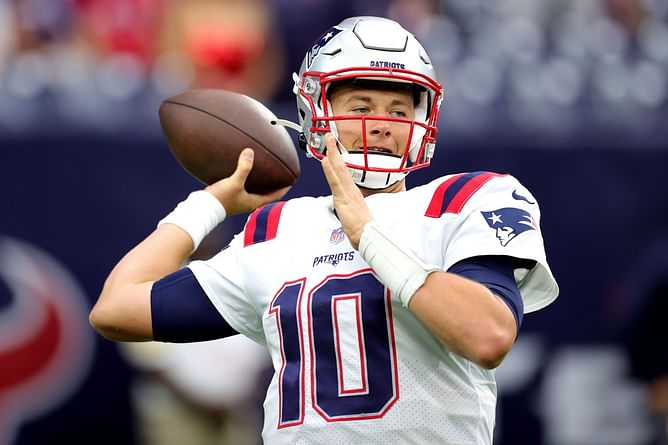 What stats will Mac Jones finish 2021 with?