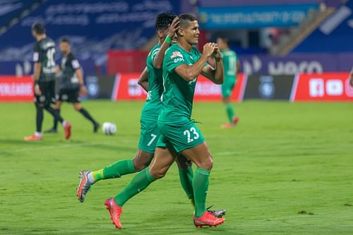 Bengaluru FC's Cleiton Silva celebrates after scoring against the Islanders (Image Courtesy: ISL)