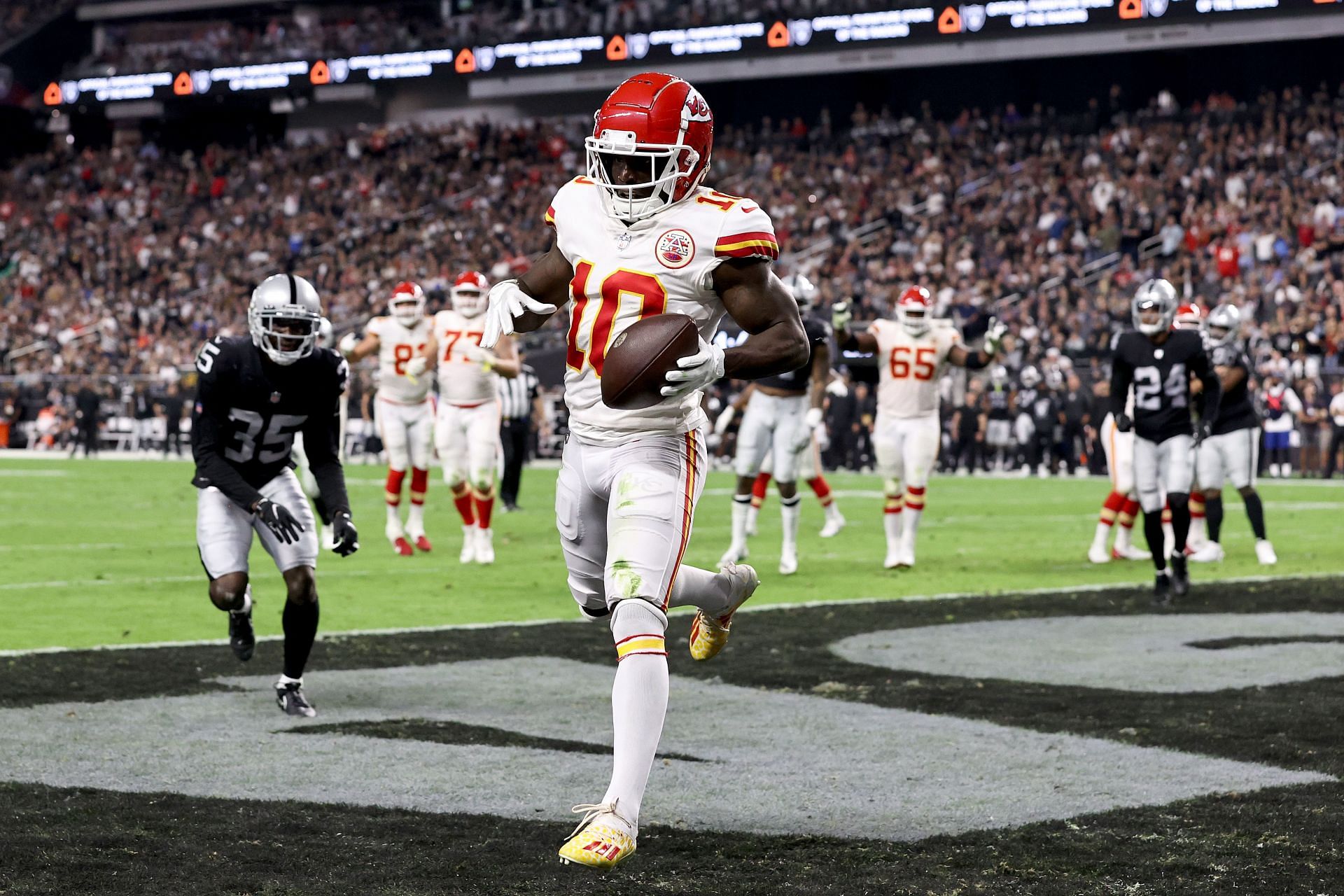 Kansas City Chiefs v Las Vegas Raiders