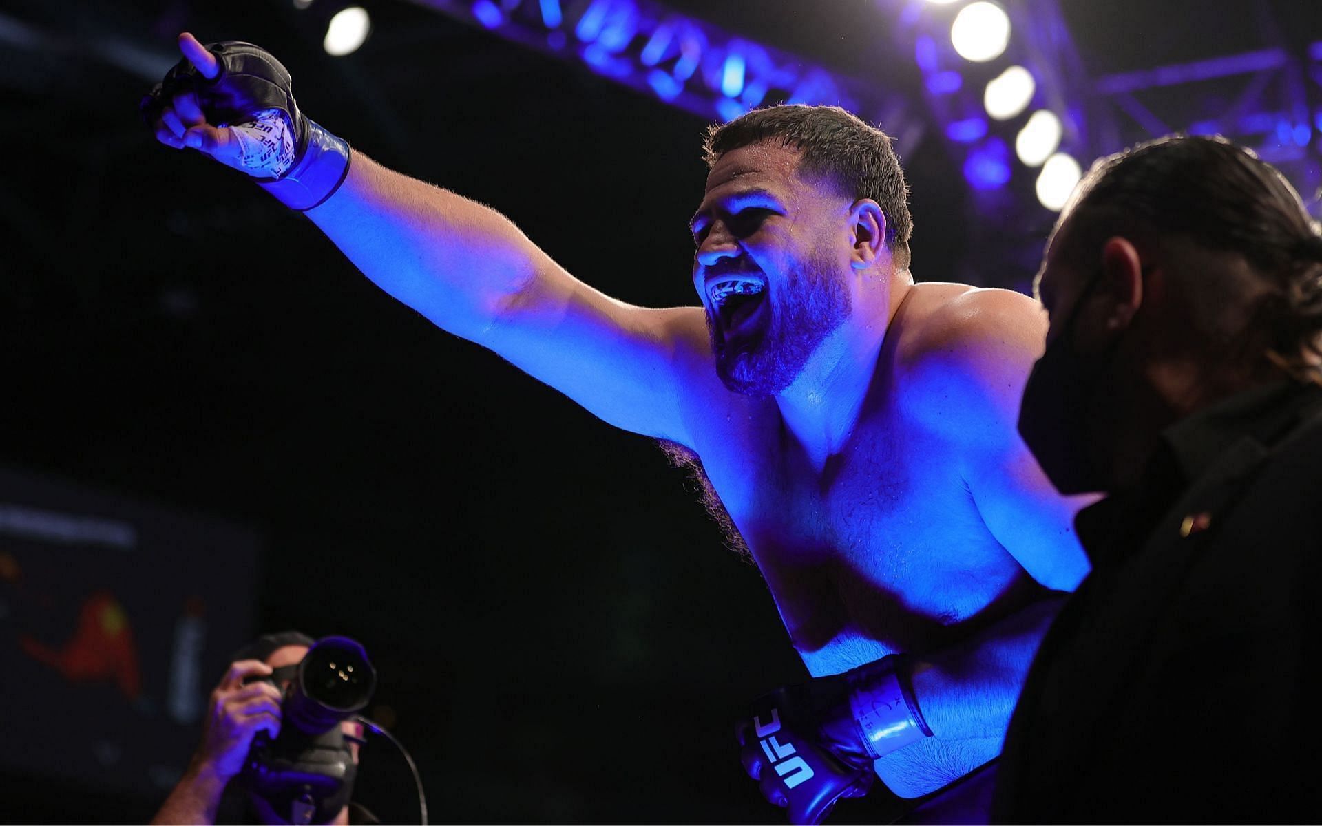 UFC 269: Augusto Sakai vs Tai Tuivasa