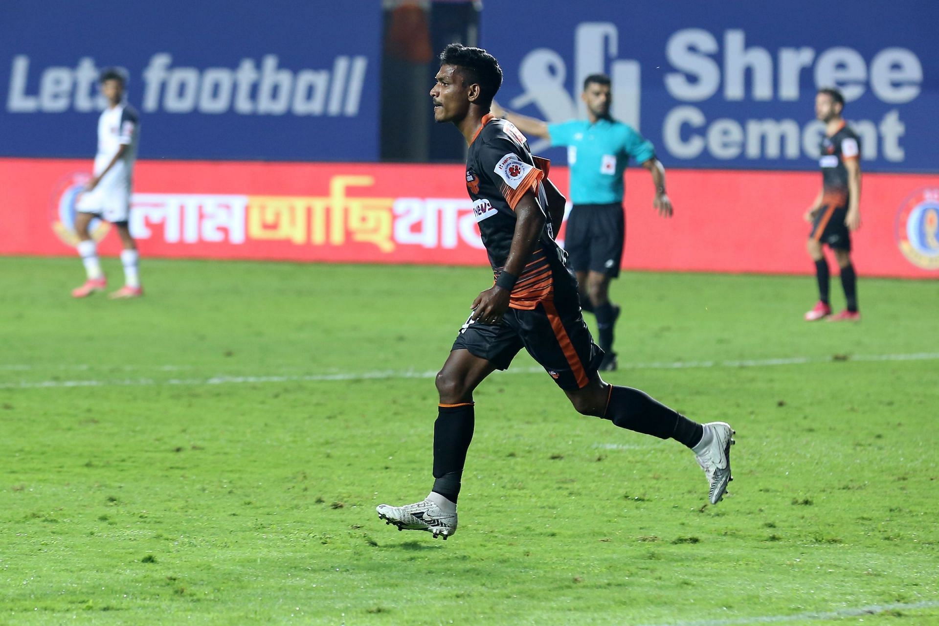 FC Goa's Devendra Murgaonkar after scoring the equalizer against SC East Bengal in the previous ISL (Image Courtesy: ISL)