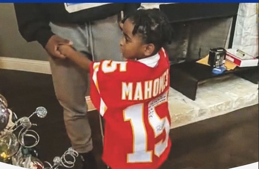 Trevon Diggs' son Aaiden gets cute Christmas gift from Patrick Mahomes