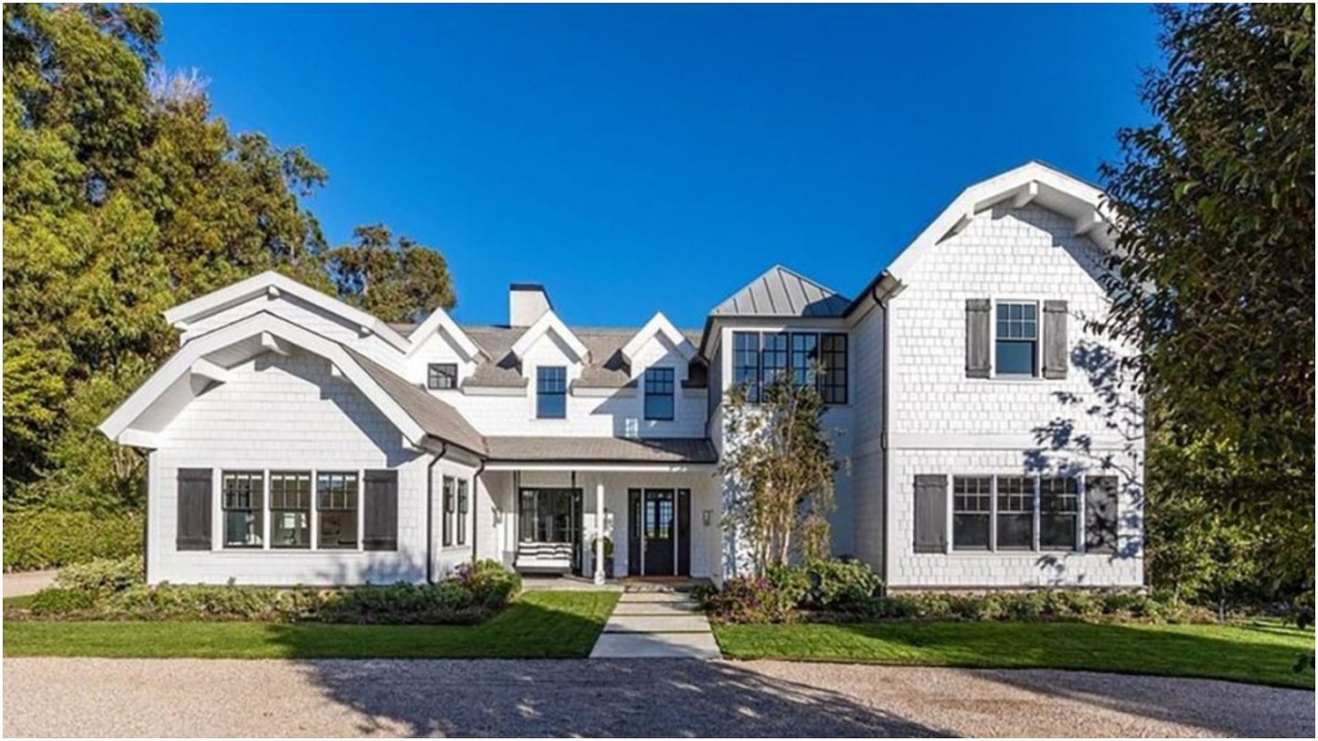 Chris Martin sold the house for $14.4 million (Image via Dirt News)