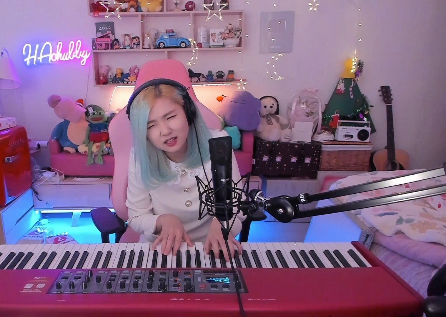 HAchubby creates a song of the ages for toxic Twitch fans (Image via Twitch/HAchubby)