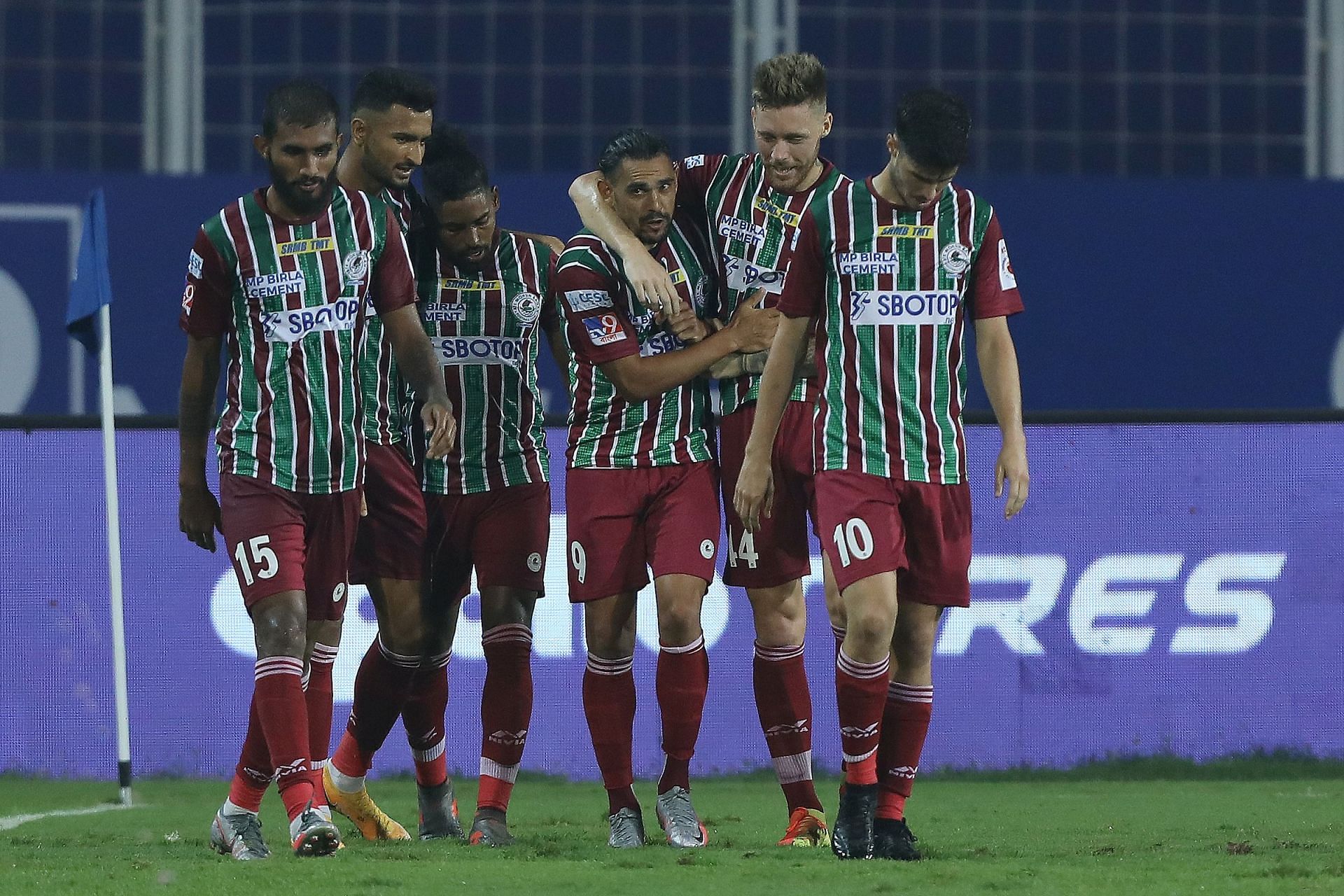 ATK Mohun Bagan players celebrate their goal against Bengaluru FC (Image Courtesy: ISL)