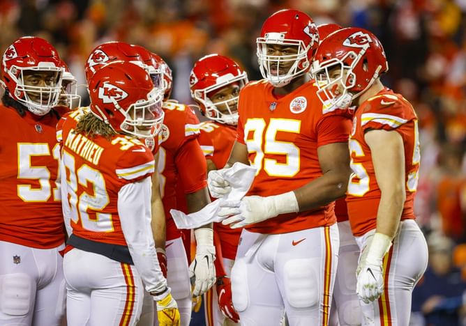 Watch: Chiefs scoop Josh Jacobs fumble on first play of game for touchdown
