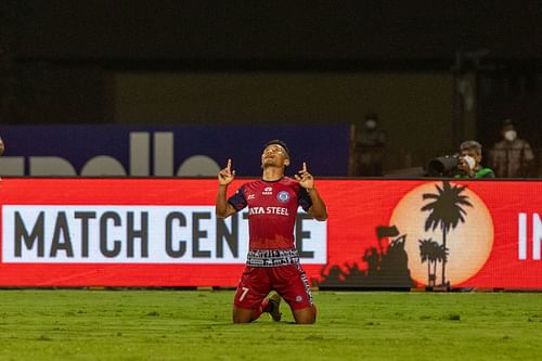 Siemlinen Donglei scored Jamshedpur FC's opener against ATK Mohun Bagan. [Credits: ISL]