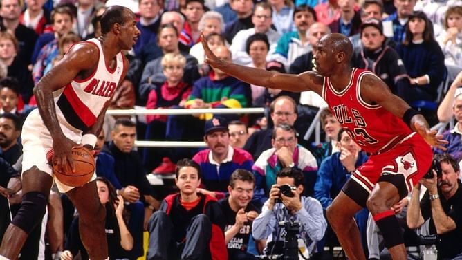 "Michael Jordan, and Larry Bird, and Magic Johnson, man – they weren’t playing 2-3 zones" – Kendrick Perkins criticizes zone defense, tells players to "man the hell up"
