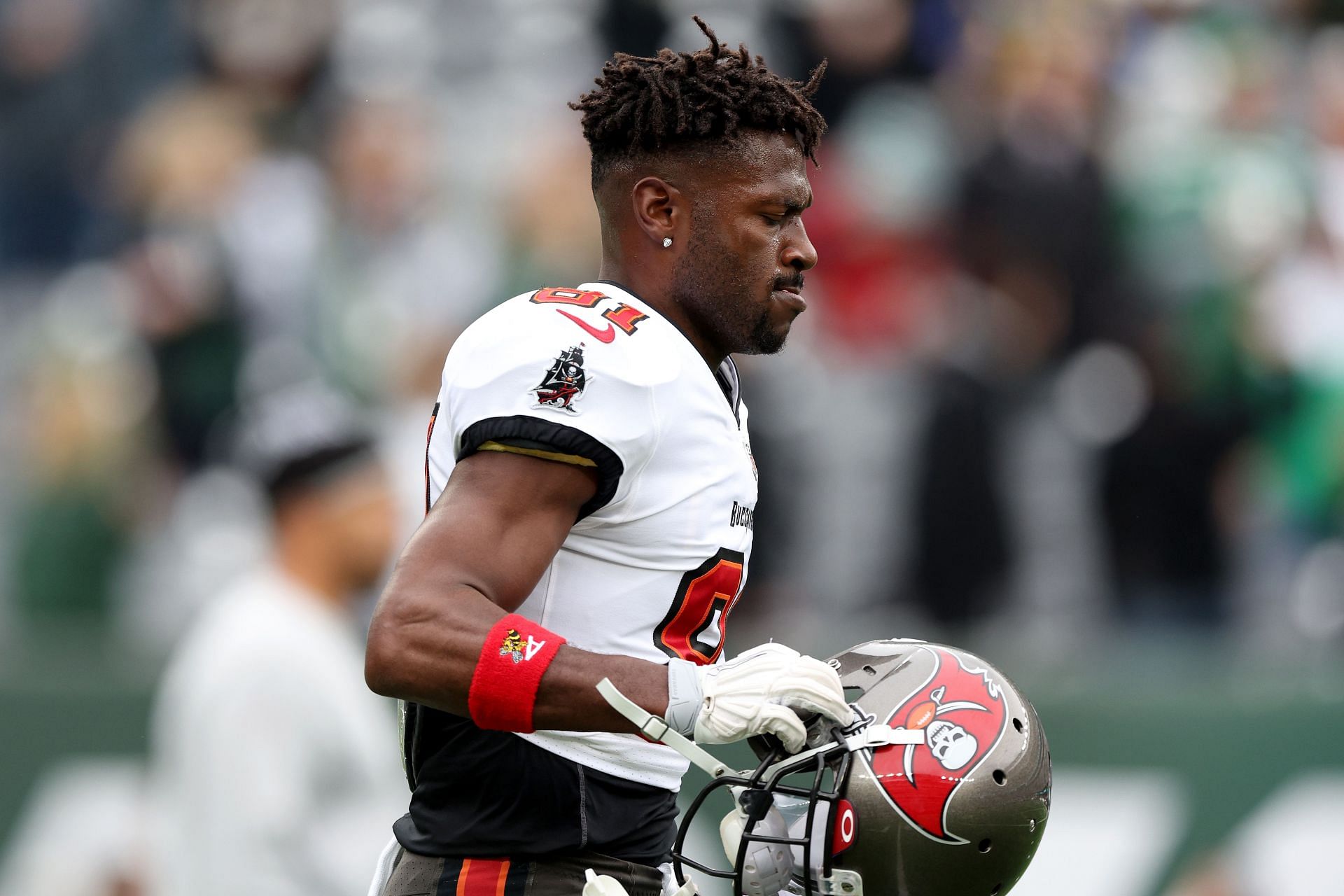 Antonio Brown was seen leaving the Tampa Bay Buccaneers v New York Jets game
