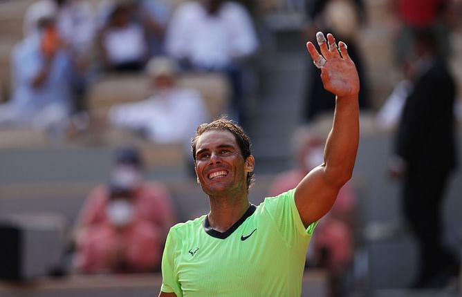 WATCH: Rafael Nadal delights fans with selfies during workout session