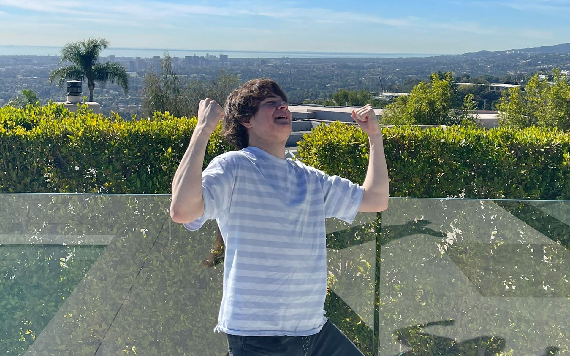 Tubbo answers questions from fans (Image via Twitter/TubboTWO)