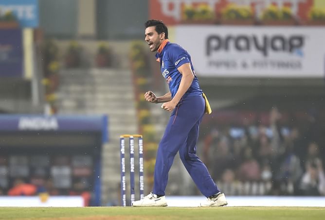 "Rahul Dravid likes him as a package" - Aakash Chopra on Deepak Chahar's selection as one of the bowlers for the ODI series vs South Africa