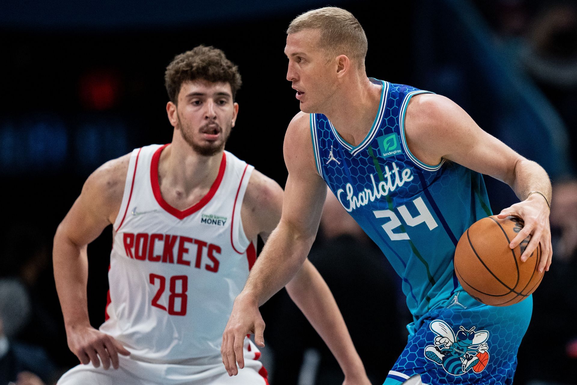 Alperen Sengun attempts to guard Mason Plumlee