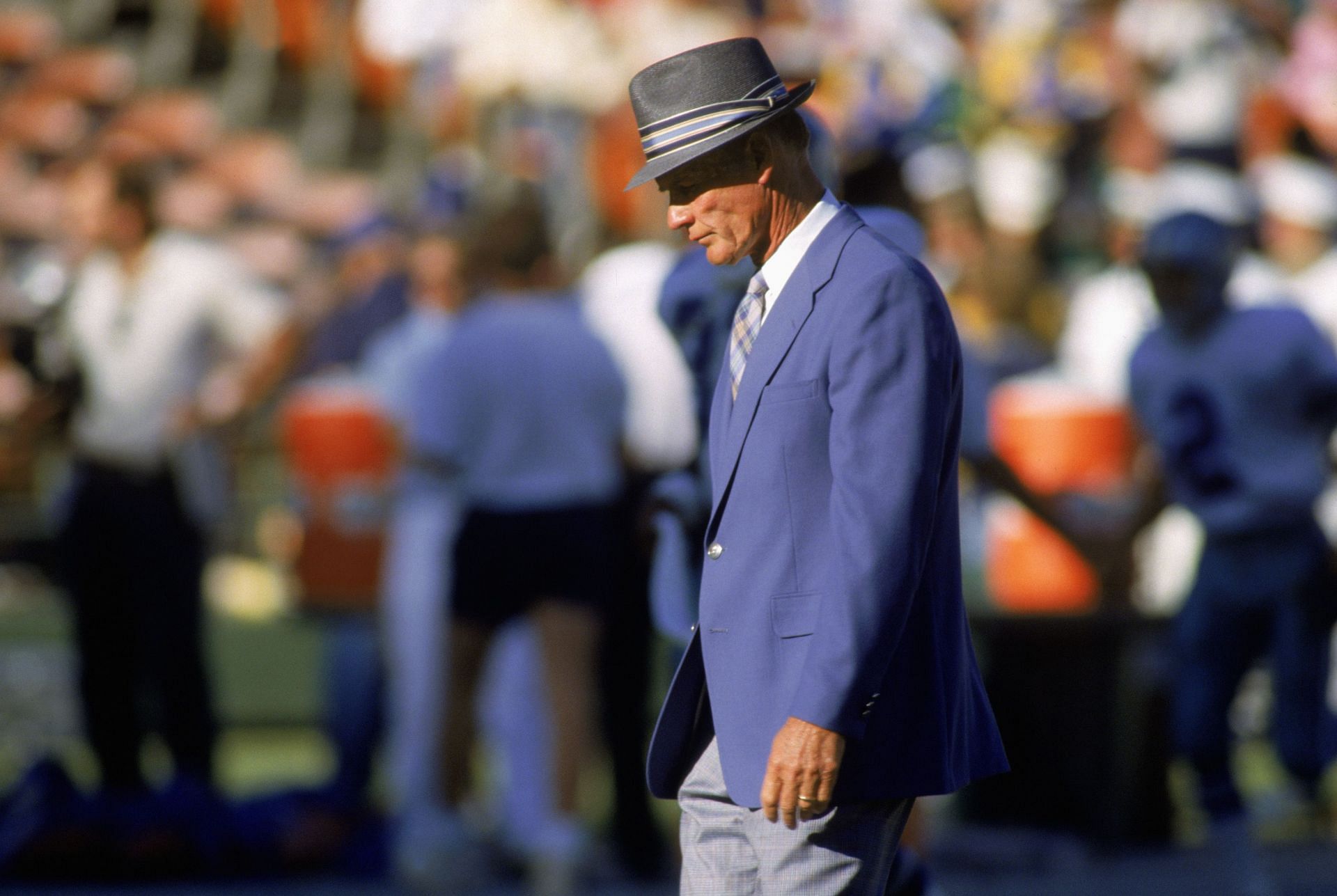 Tom Landry paces on the sideline