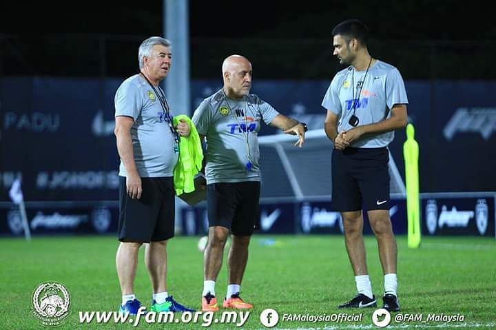 Francisco also worked as an assistant to Nelo Vingada (middle) at the Malaysian national team. Image: Football Association of Malaysia