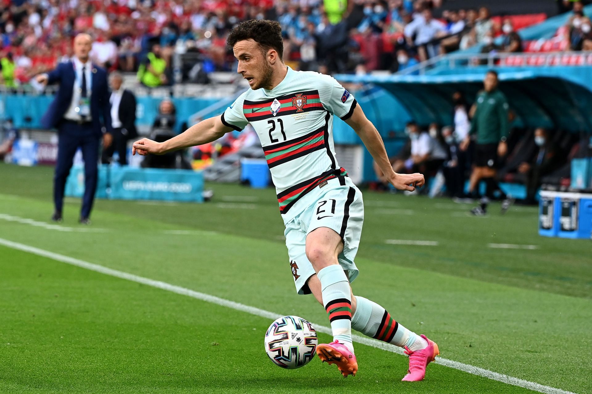 Diogo Jota (#21) in action at Euro 2020