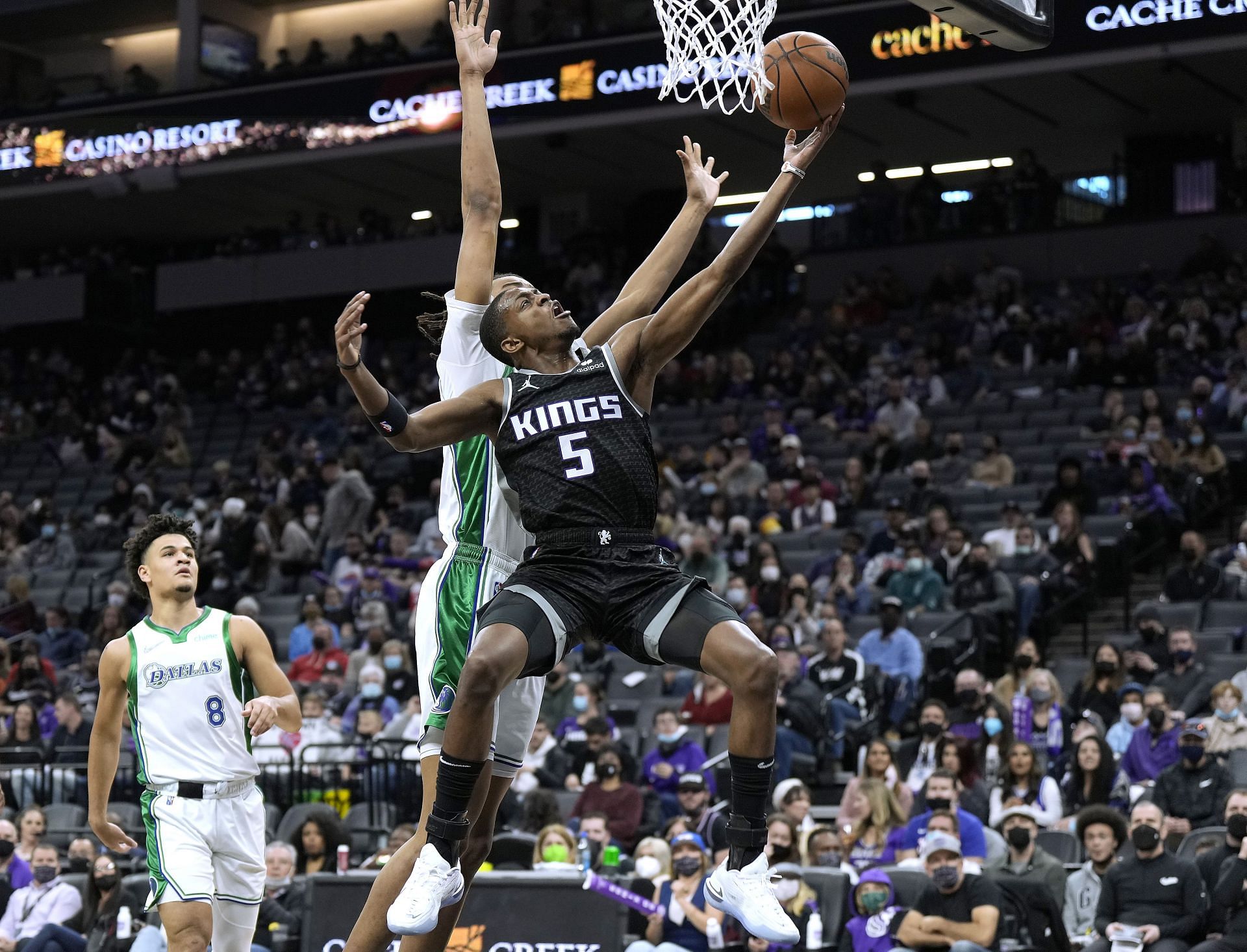 Dallas Mavericks v Sacramento Kings