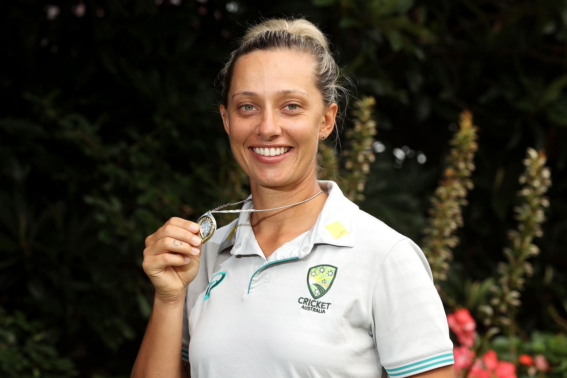 Ashleigh Gardner poses with the Belinda Clark Award. Pic: Getty Images