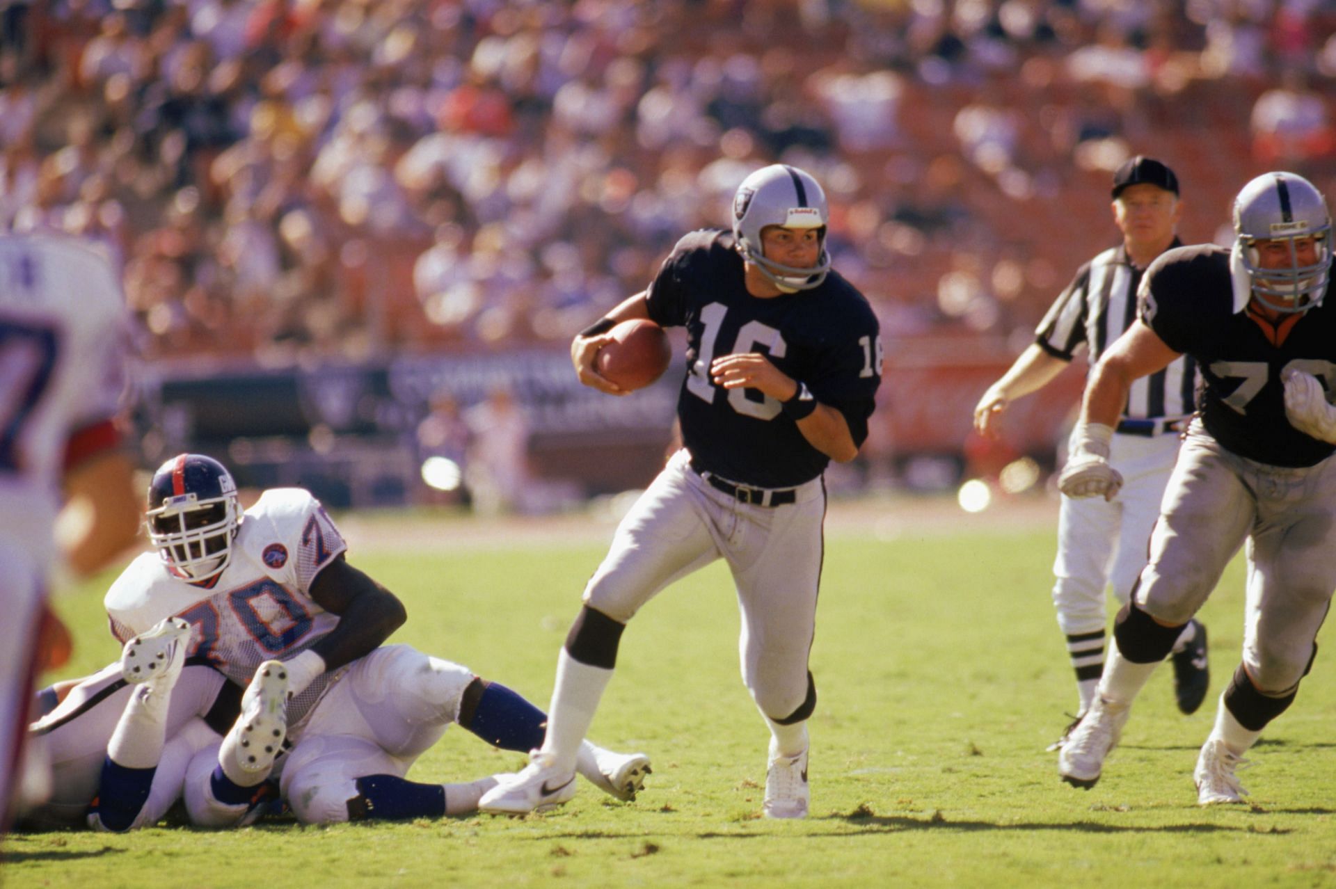 Jim Plunkett in action against the New York Giants