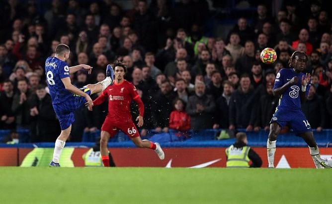 Liverpool and Chelsea lose ground in Premier League title race after pulsating stalemate