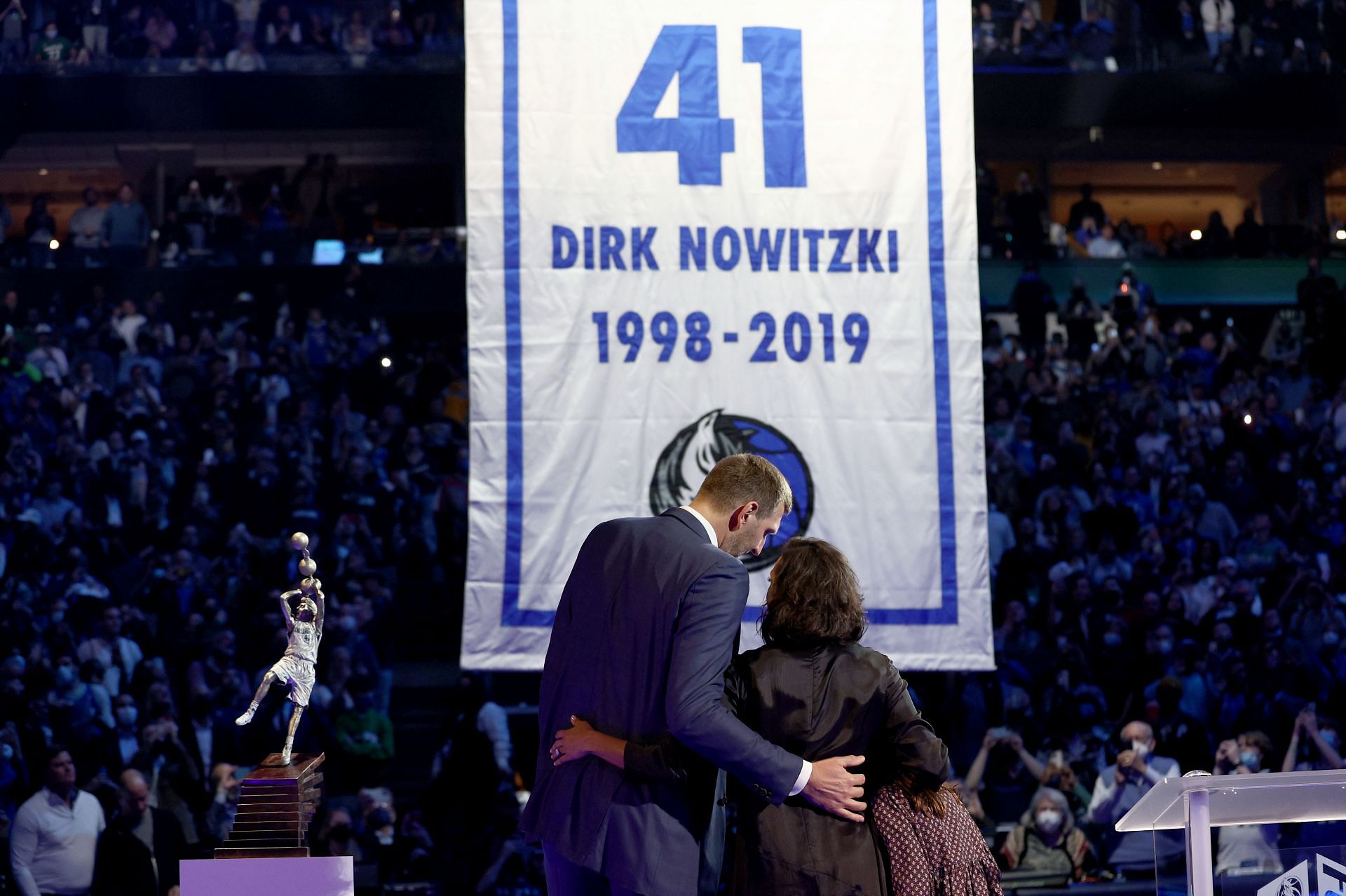 Dirk Nowitzki&#039;s number is up in the rafters