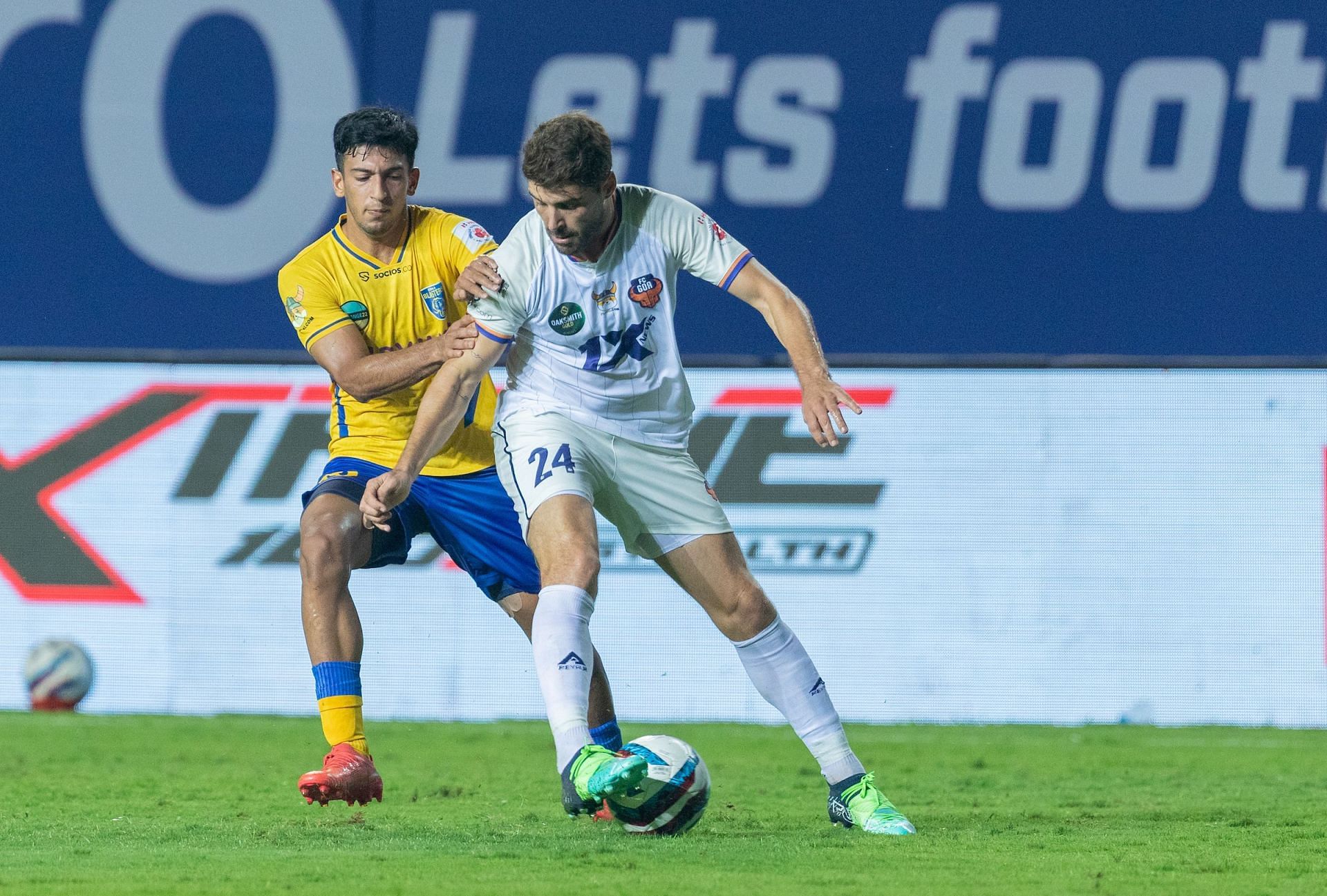 FC Goa&#039;s Ivan Gonzalez shields the ball from Kerala Blasters FC&#039;s Sahal Abdul Samad (Image Courtesy: ISL)