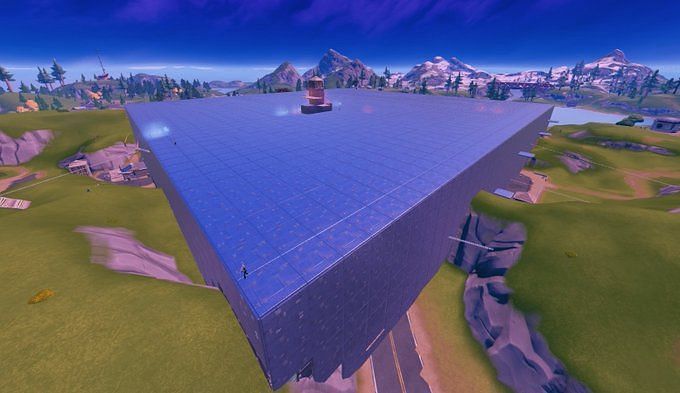 Fortnite players cover Tilted Towers under a thick sheet of armored ...