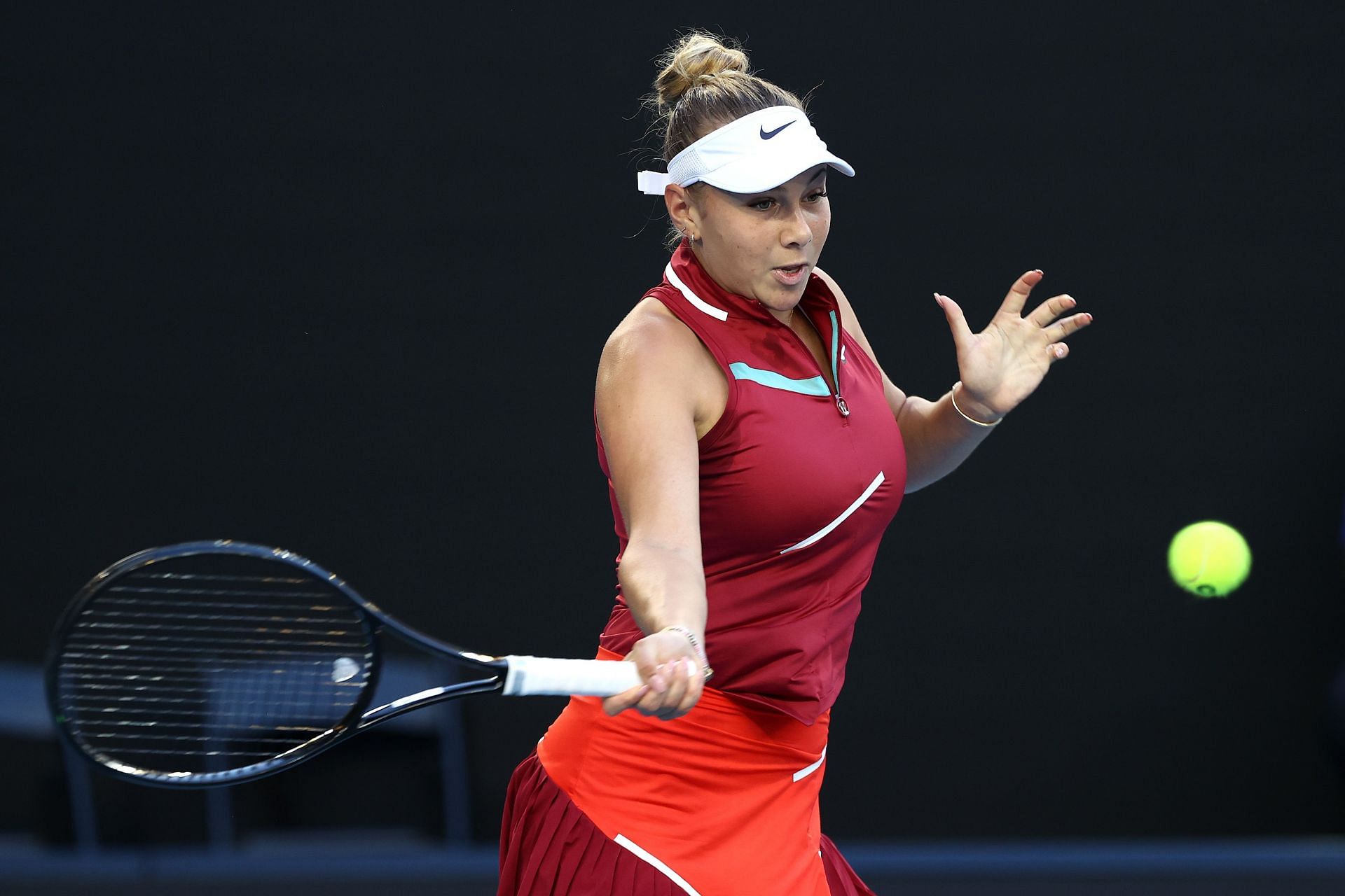 Amanda Anisimova found a way past Naomi Osaka to reach the fourth round of the Australian Open