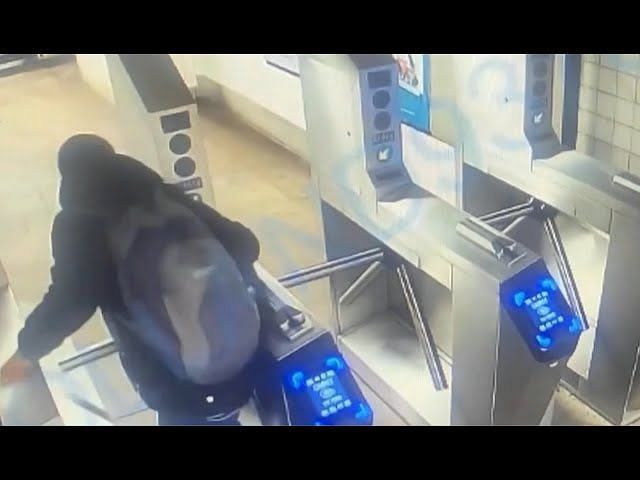 Man Breaks Neck Jumping Turnstile Full Video Christopher De La Cruz video: Man dies in NYC subway after breaking