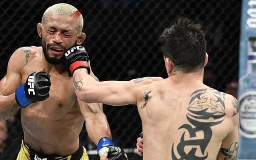 Deiveson Figueiredo (left) in action against Brandon Moreno (right) in the first PPV of the year [Image Credit: via @ufc on Instagram]