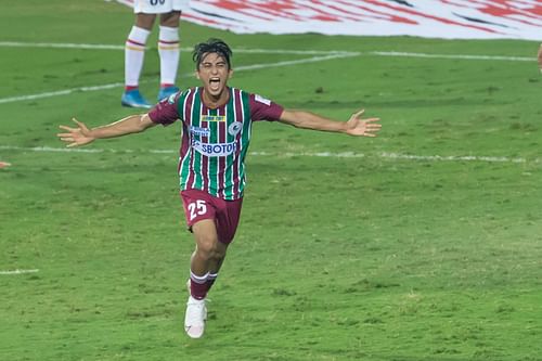 ATK Mohun Bagan's Kiyan Nassiri celebrates his third goal against SC East Bengal. [Credits: ISL]