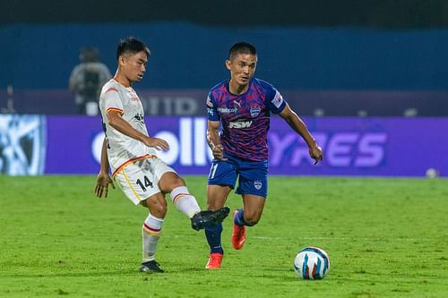 Sunil Chhetri of BFC push hard for a goal (Image Courtesy: ISL)