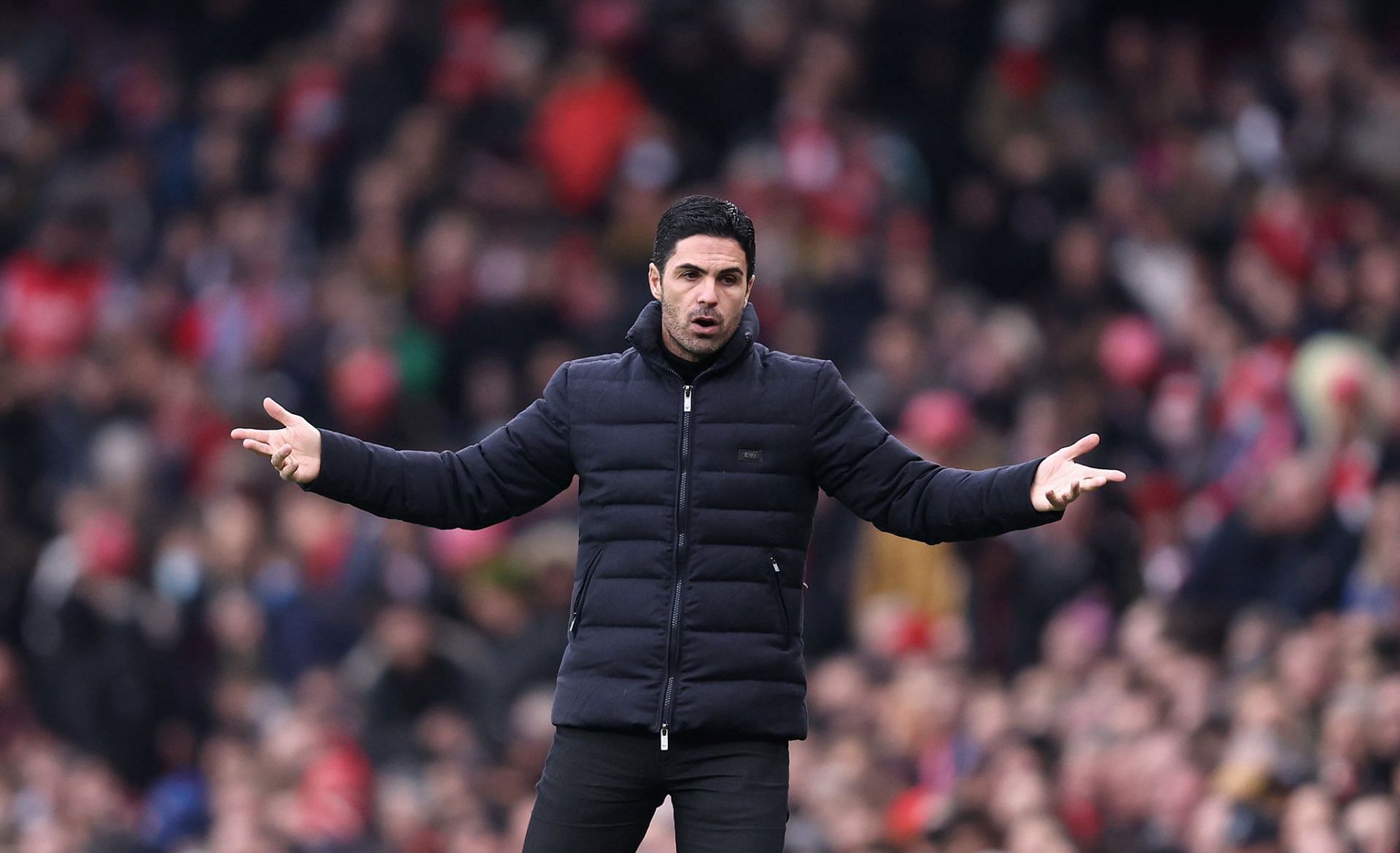 Gunners manager Mikel Arteta looks on