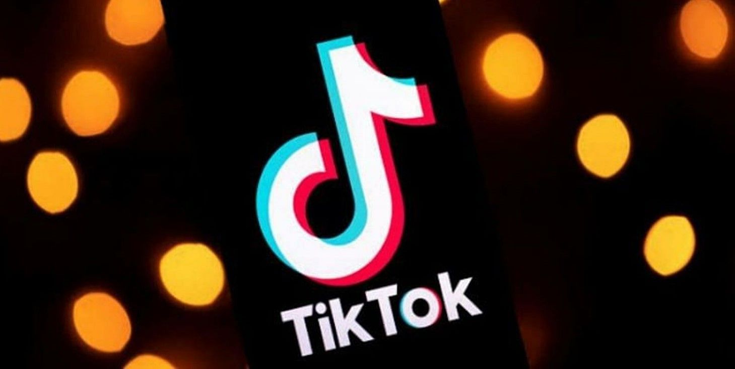 &quot;Strawberry Question&quot; trend goes viral on TikTok (Image via Sportskeeda)